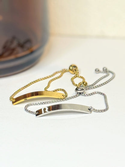 Engraved bar bolo bracelet - close-up detail
