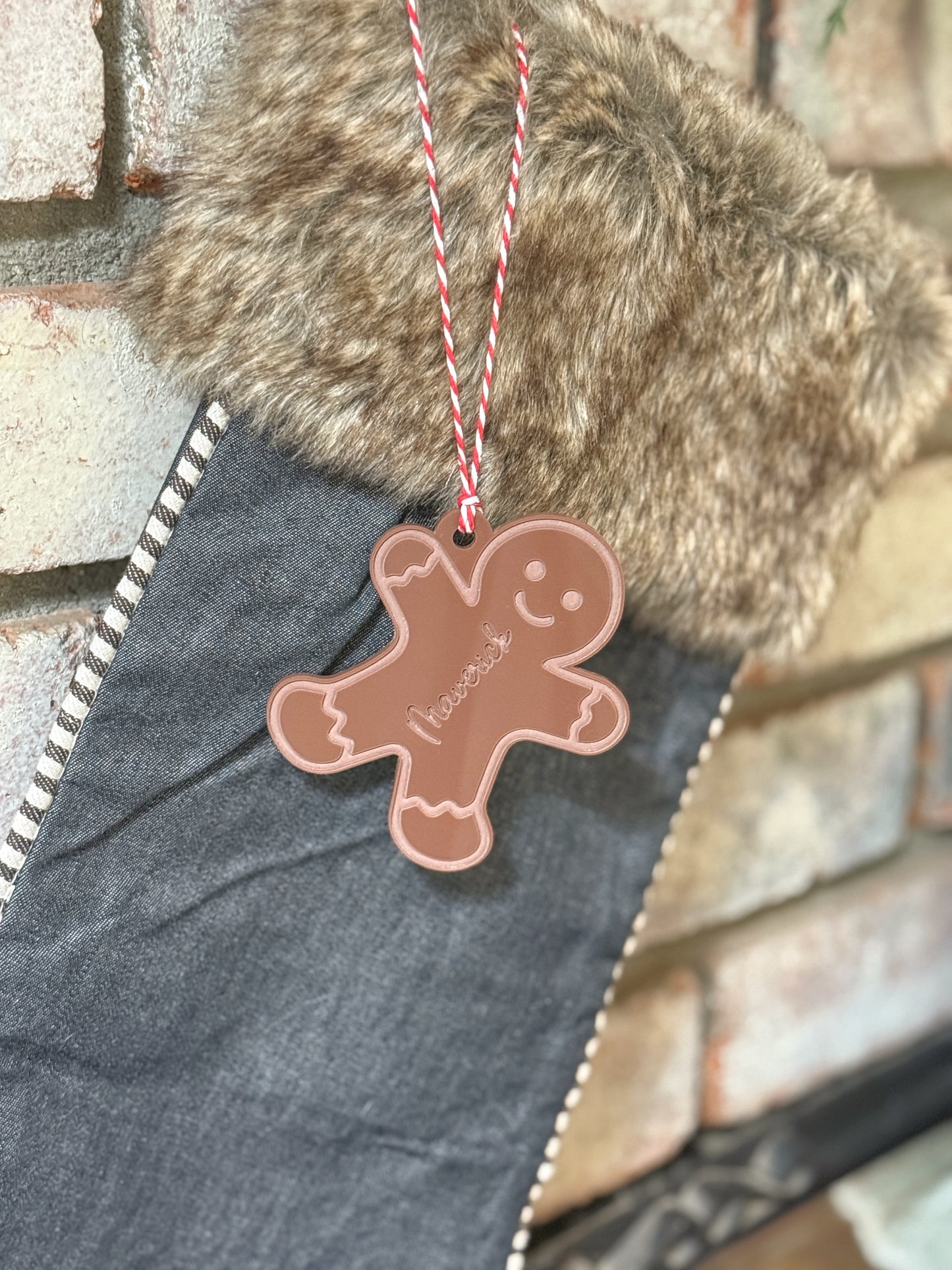 Gingerbread gift tag - close-up of laser engraving